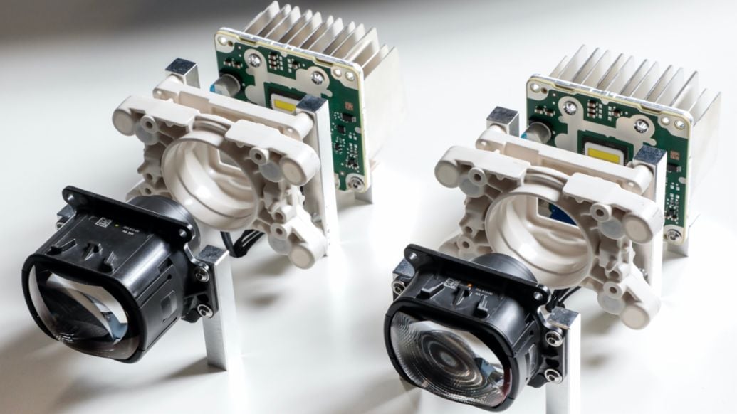 Porsche 911 Headlight Upgrade Guide - Torque News
