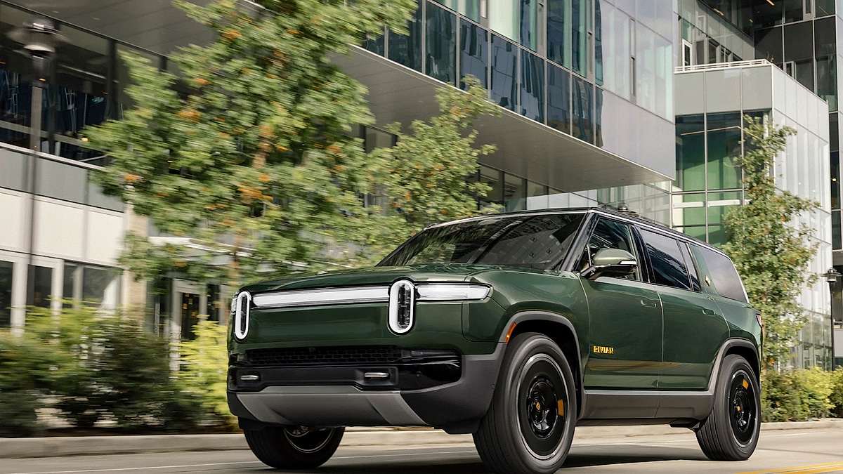 Green Rivian R1S