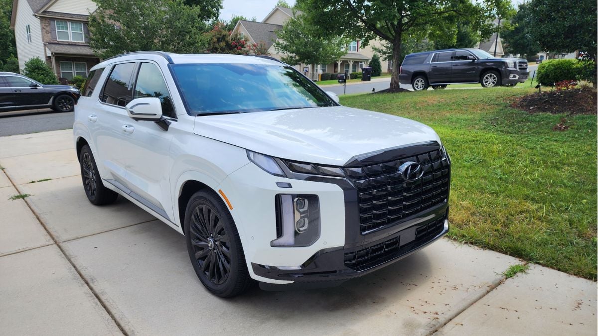 The 2025 Hyundai Palisade's front and grille