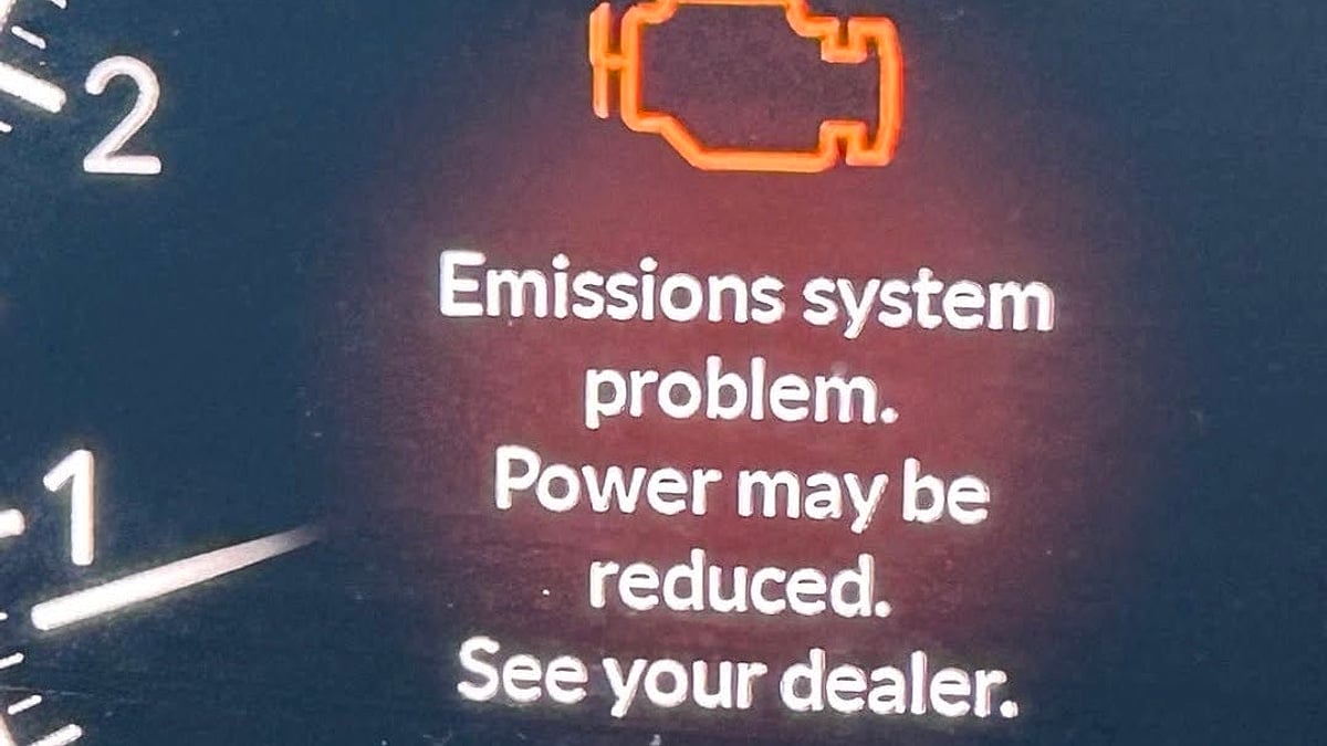 An Emission System dash Warning on a 2024 Honda CR-V