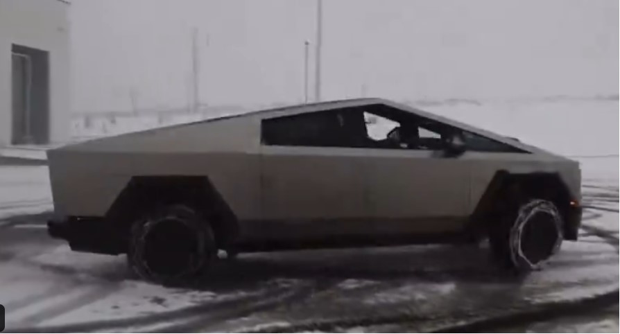 Cybertruck doughnuts in snow