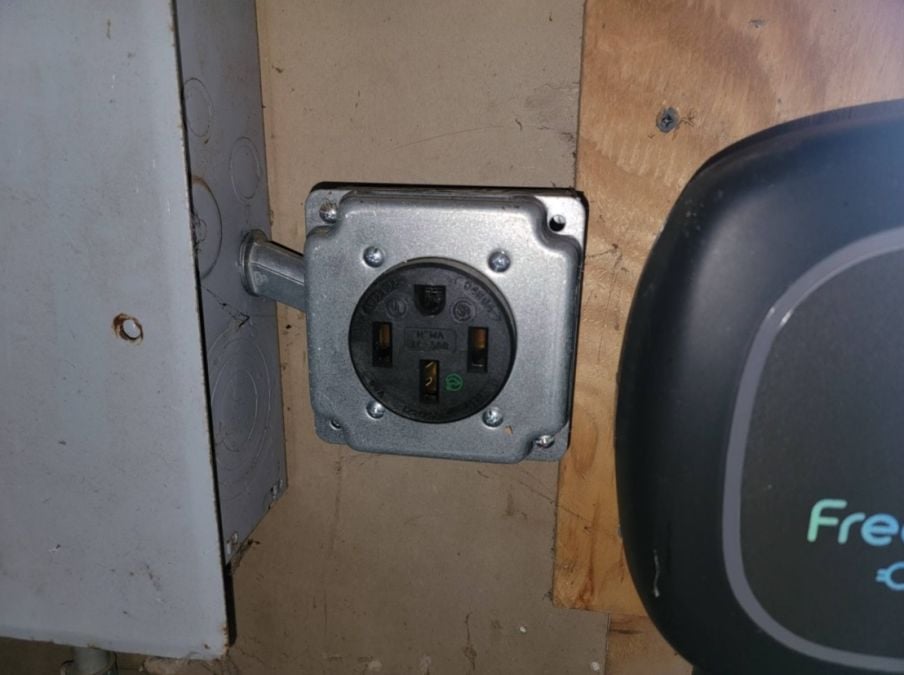 Image of EV receptacle courtesy of Patrick Rall