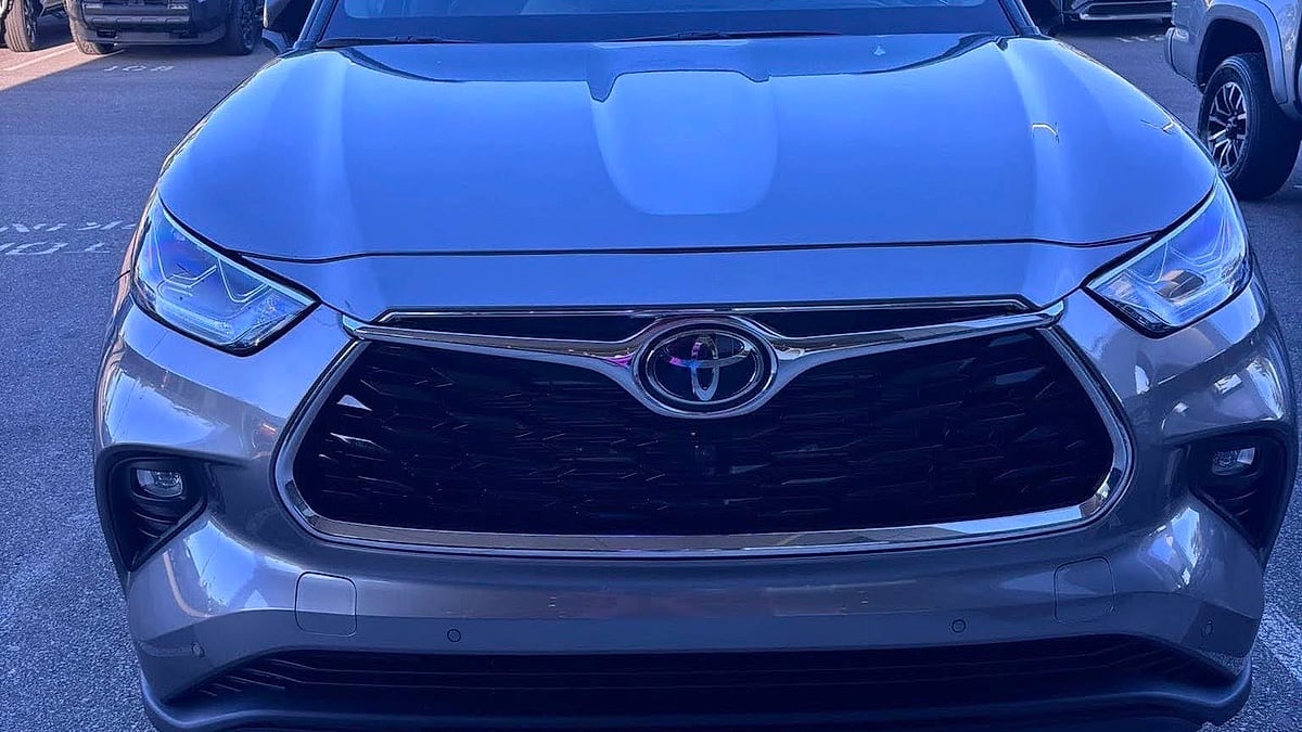 Gina Enright's 2026 Toyota Highlander Hybrid front bumper before the dealer's license plate damage occurred 