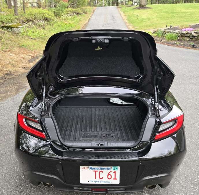 Toyota GR86 trunk