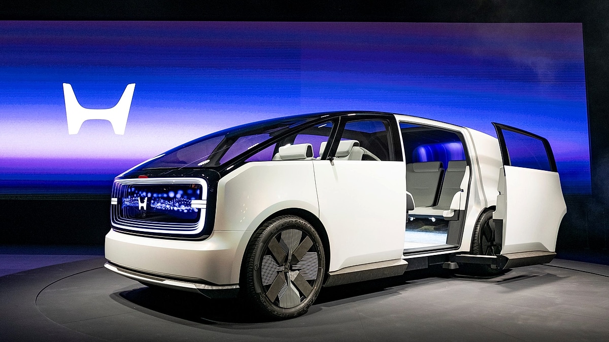 White Honda Space-Hub concept with open doors and futuristic interior