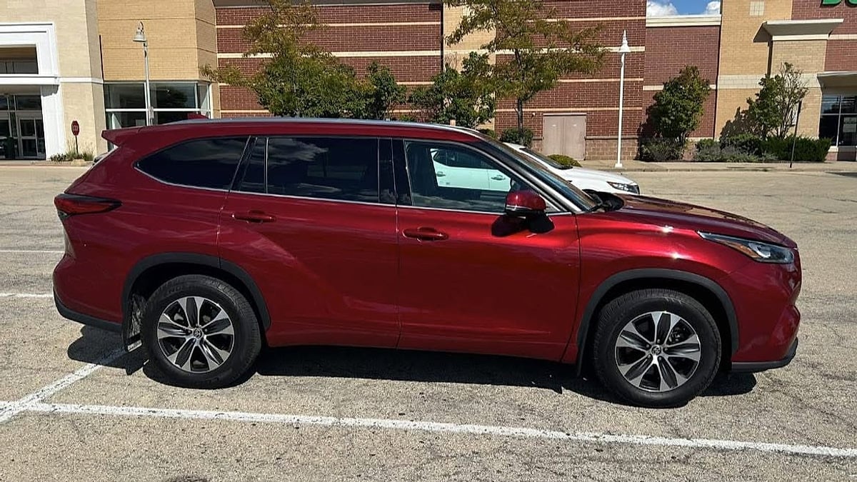 John Bratcher's 2020 Highlander with 90,000 miles near Romeoville, Illinois