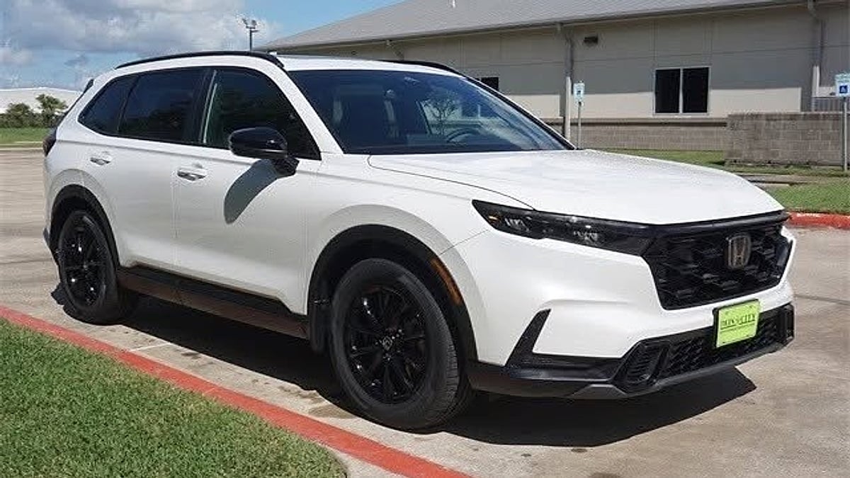 Luis Villa's 2026 Honda CR-V Hybrid parked near his home in Texas