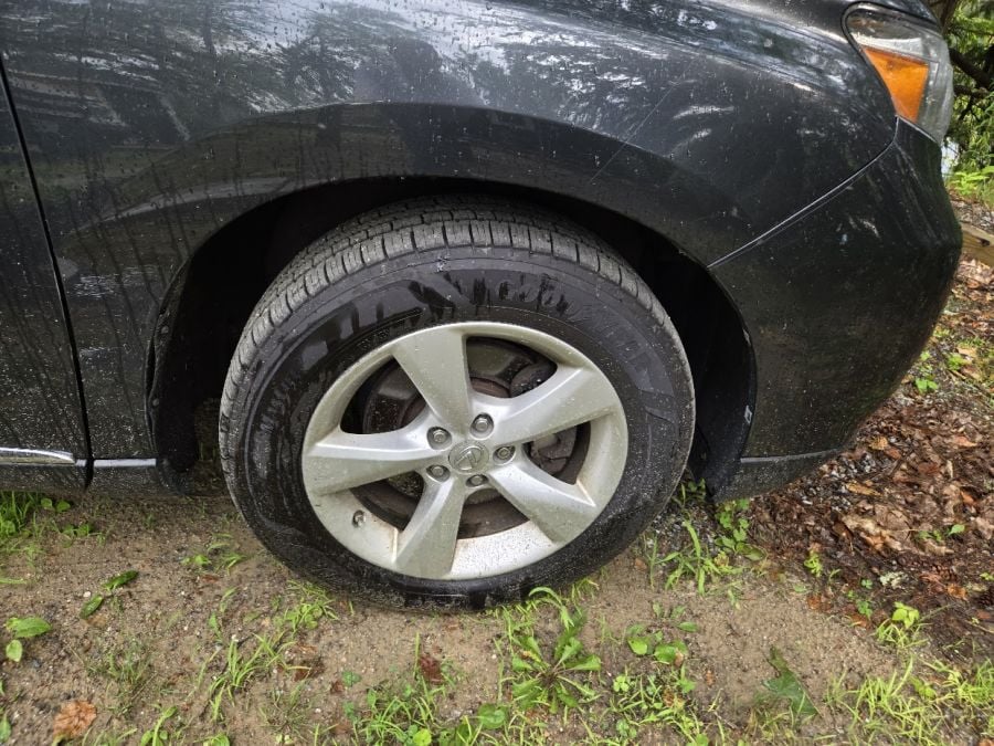 Goodyear Assurance MaxLife2 Tire wet from rain testing
