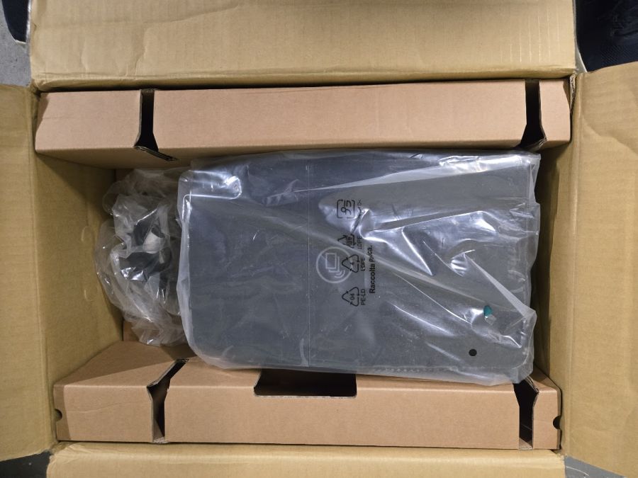 MSI LifePlus charger packaging