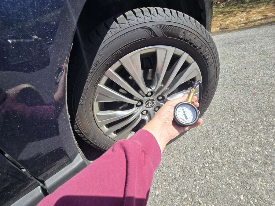 a vehicle's tire pressure is set using a gauage
