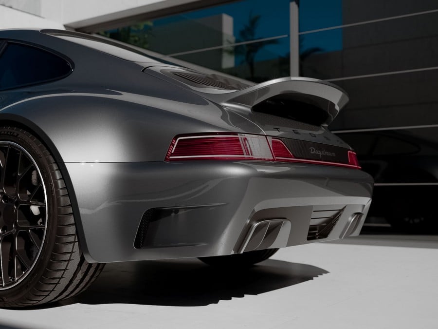 Hybrid Porsche 911 - Tedson Daydream