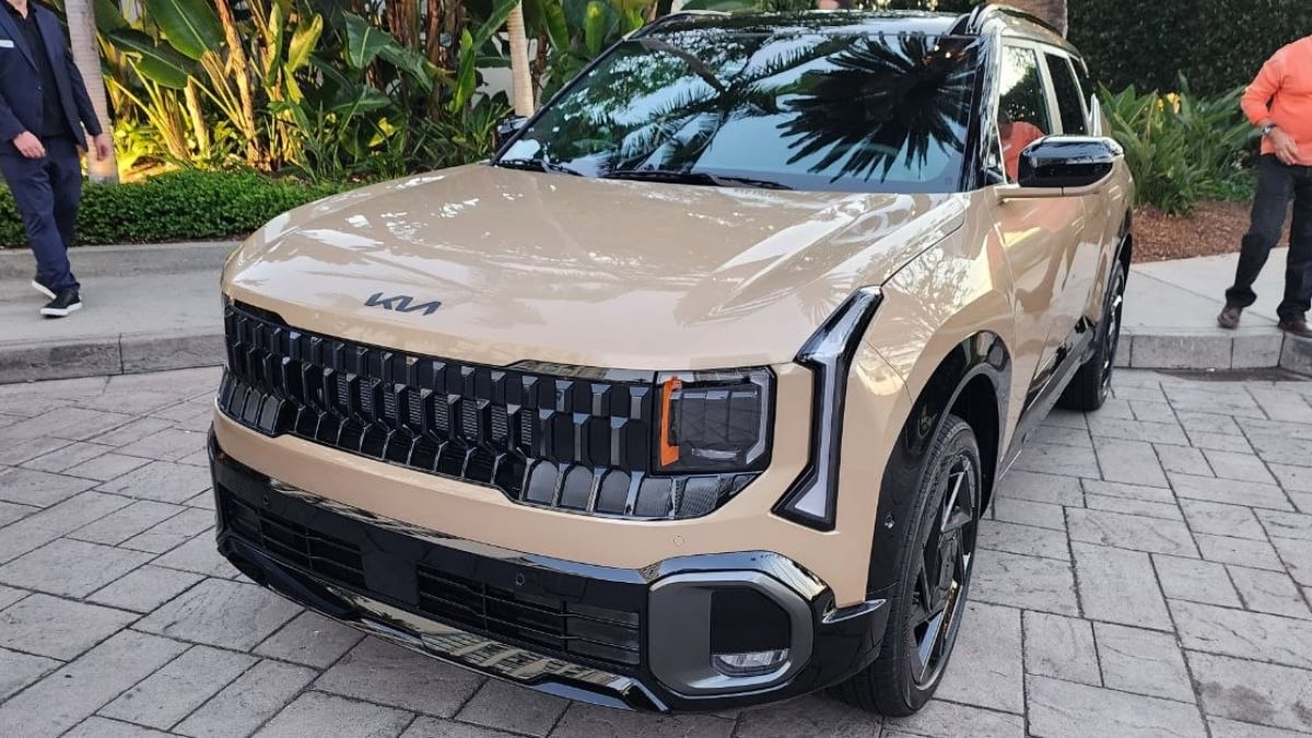 The 2027 Kia Seltos is redesigned with a masculine front look