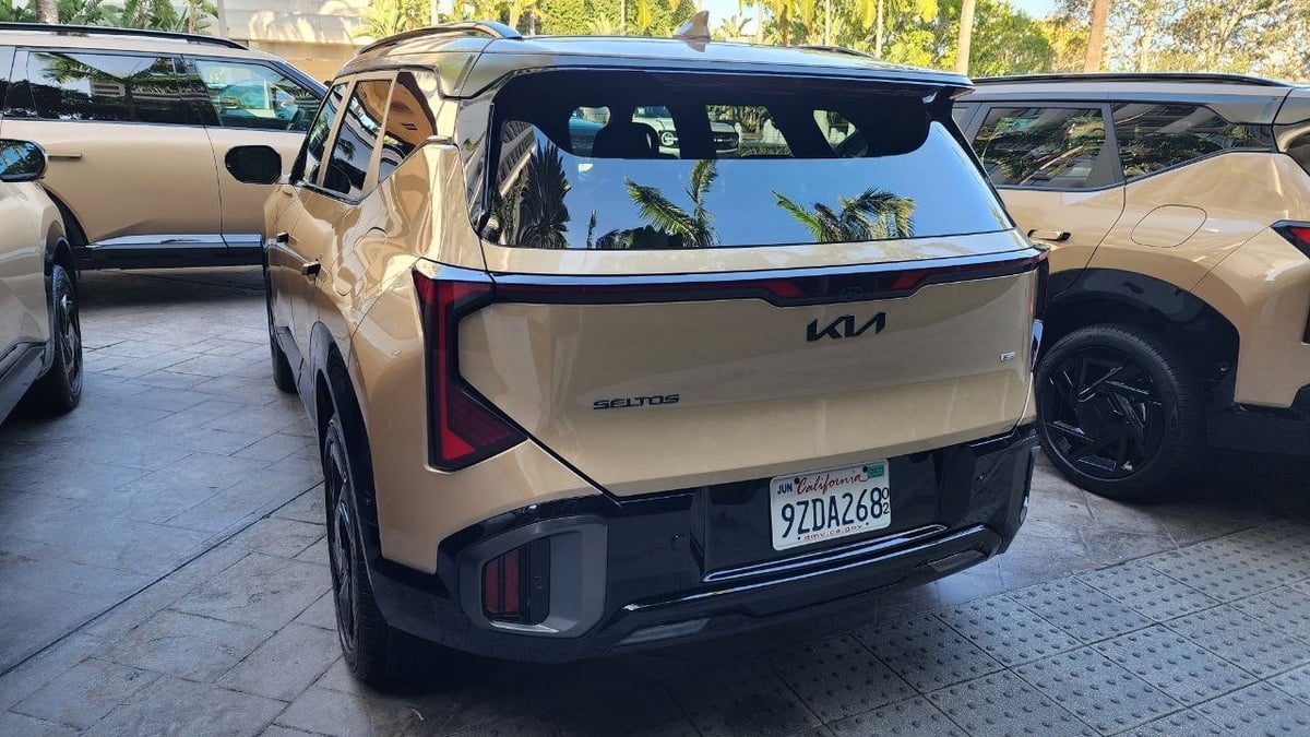 The back end of the 2027 Kia Seltos