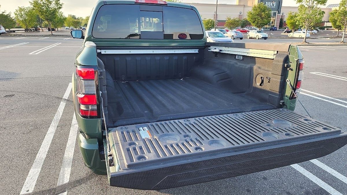 The short wheelbase 2026 Nissan Frontier Crew Cab pairs with a 5 foot bed