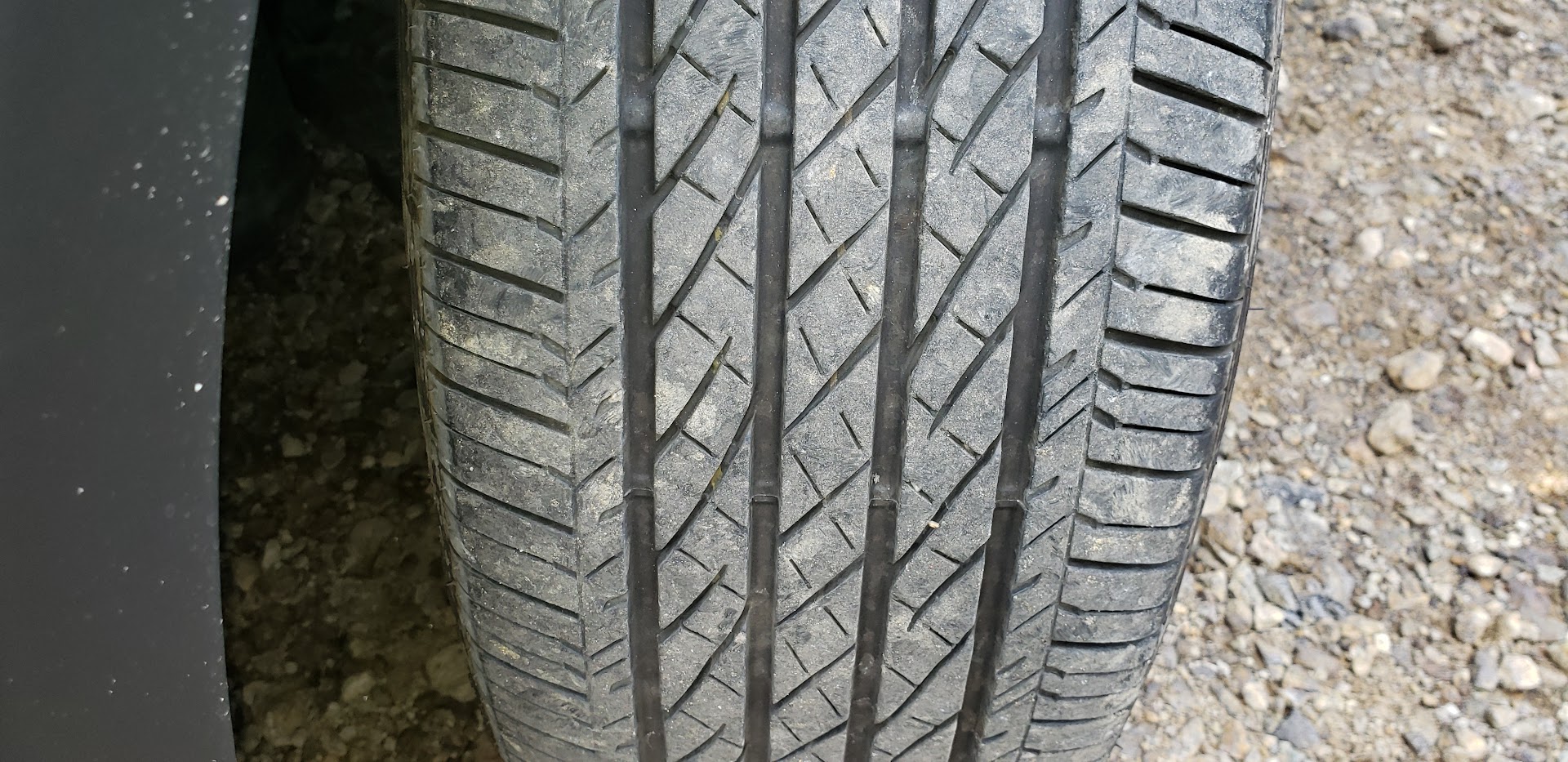 Image of Bridgestone Turanza EL440 tire tread by John Goreham