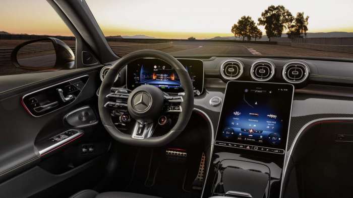 Image of the interior of the Mercedes-AMG C 63 SE Performance.