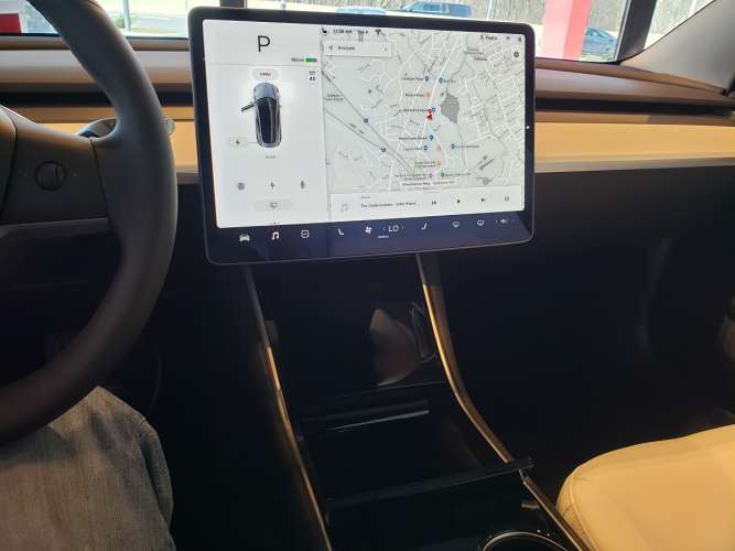 Image of Tesla Model 3 interior by John Goreham. 