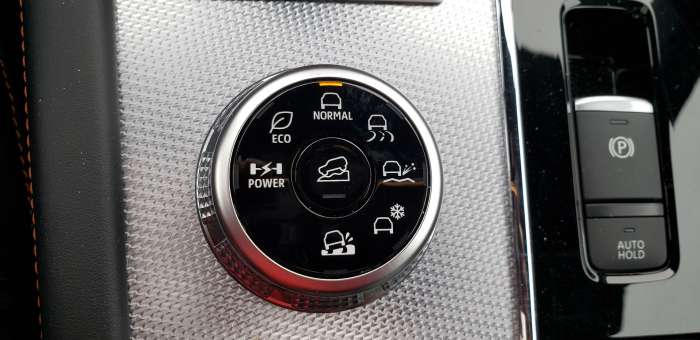 Image of 2023 Mitsubishi Outlander PHEV drive mode switch by John Goreham