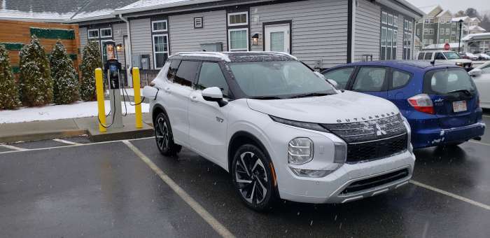 Image of the 2023 Mitsubishi Outlander PHEV by John Goreham