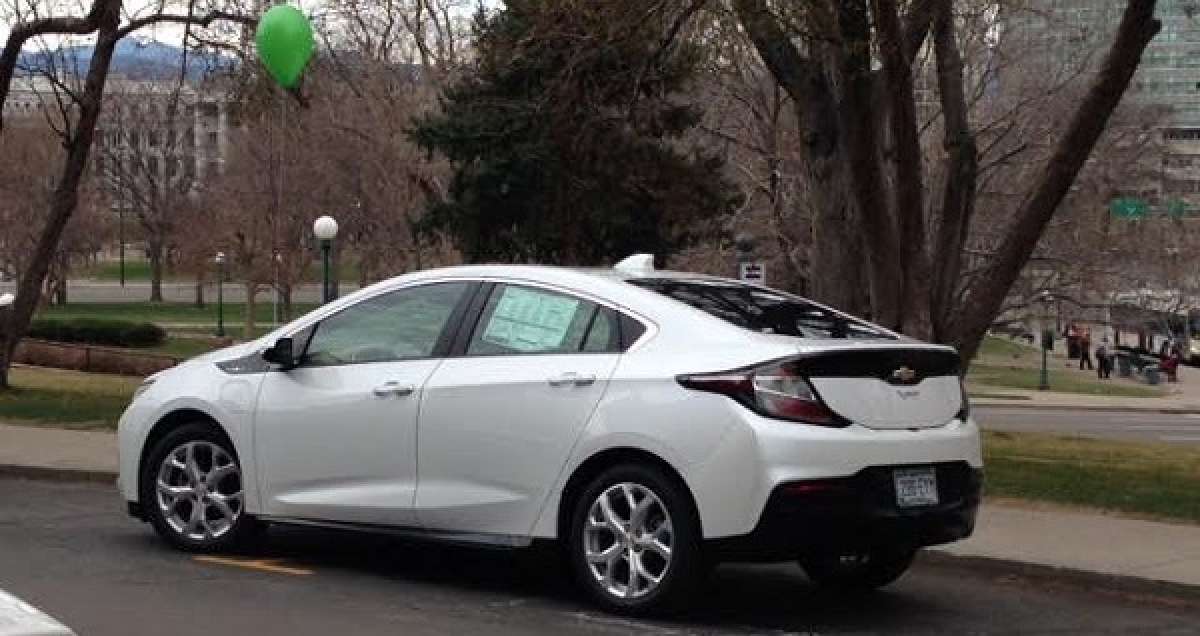 Chevy Volt selling and buying