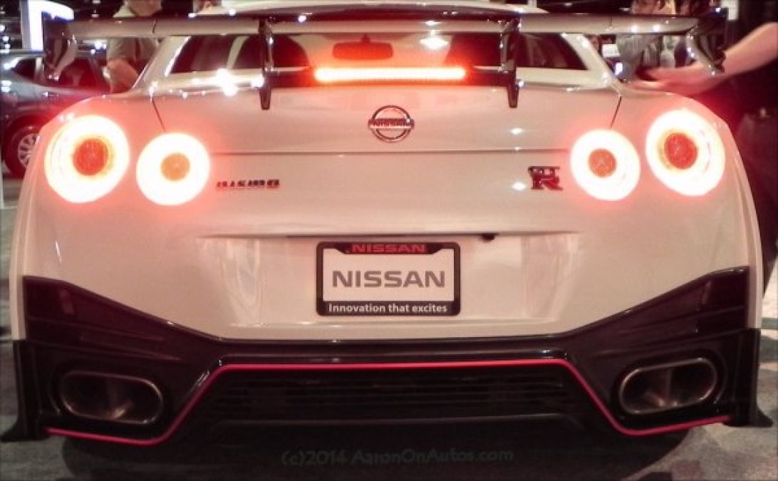 Nissan GT-R NISMO tail
