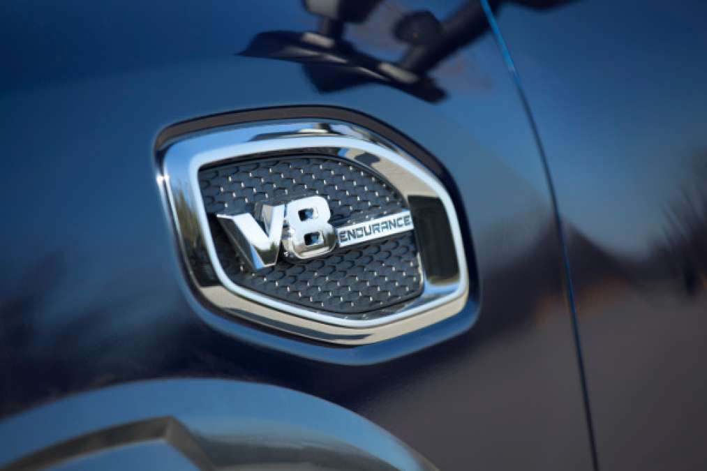 Nissan V8 Endurance placard