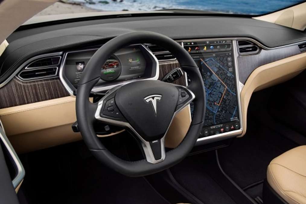 Why driving the Tesla Model S makes older reviews meaningless