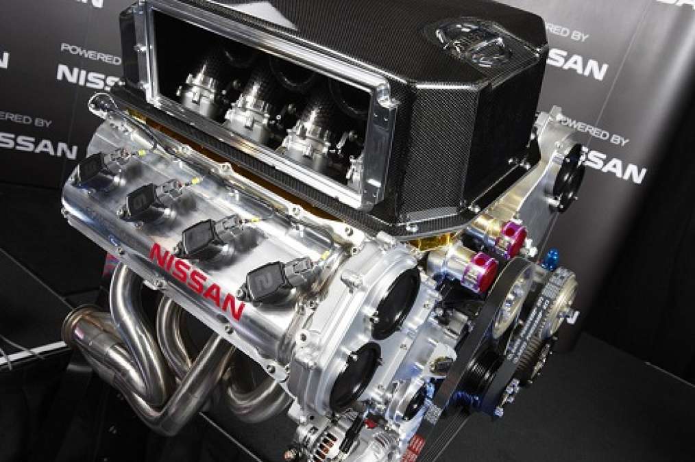 Nissan V8
