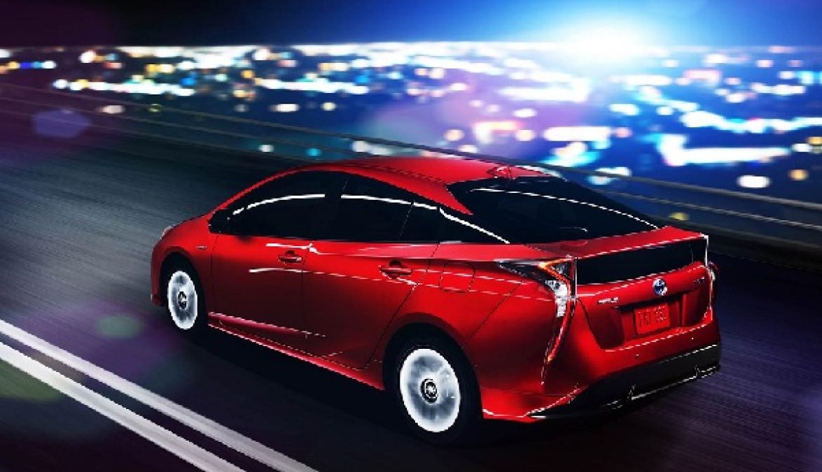 A Compilation of 2016 Toyota Prius First Driver Reports
