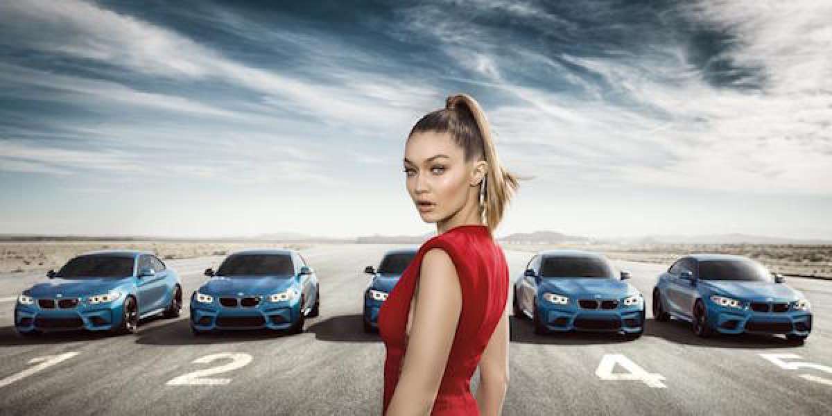 2016 BMW M2 Coupe, Gigi Hadid