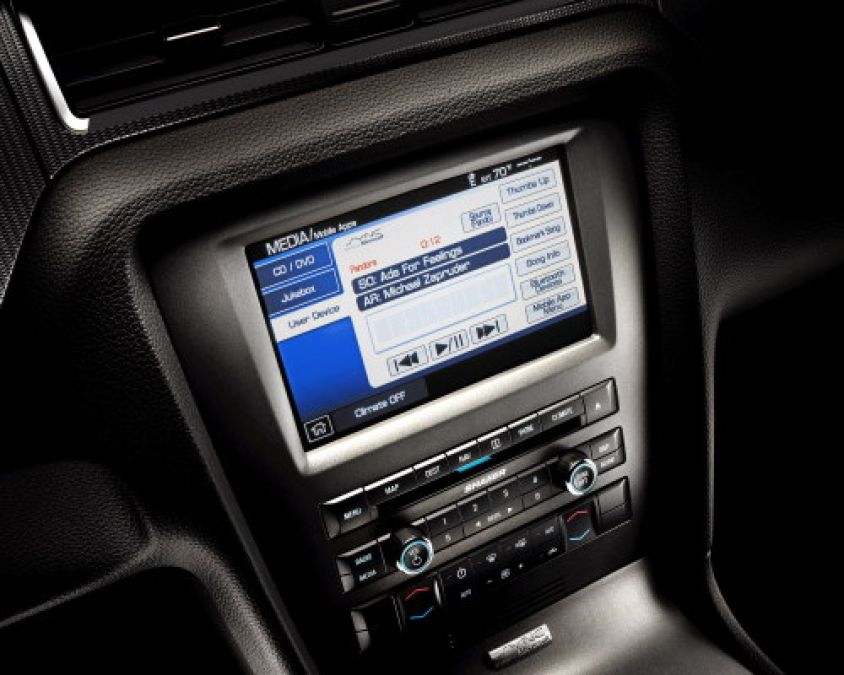 Ford InSynch connects driver to the world
