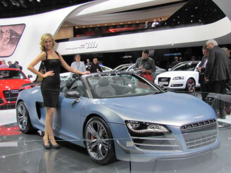 Audi R8 GT Spyder and model were both classy at NAIAS 2012