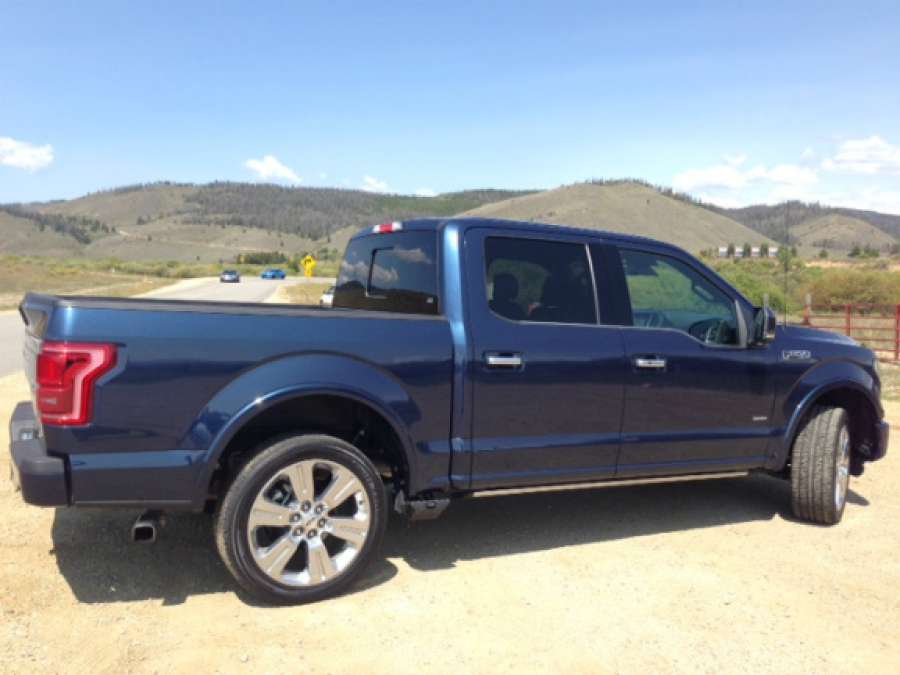 Photo of 2016 Blue Ford F-150 truck