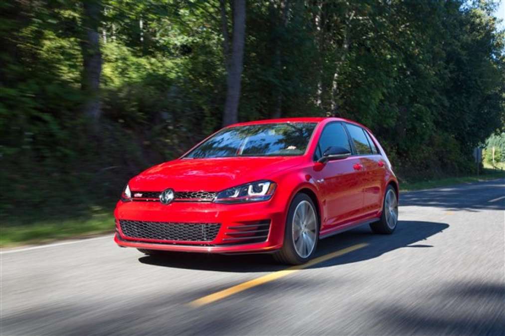 VW will freshen the Golf for 2018 and include a new infotainment/navigation system.