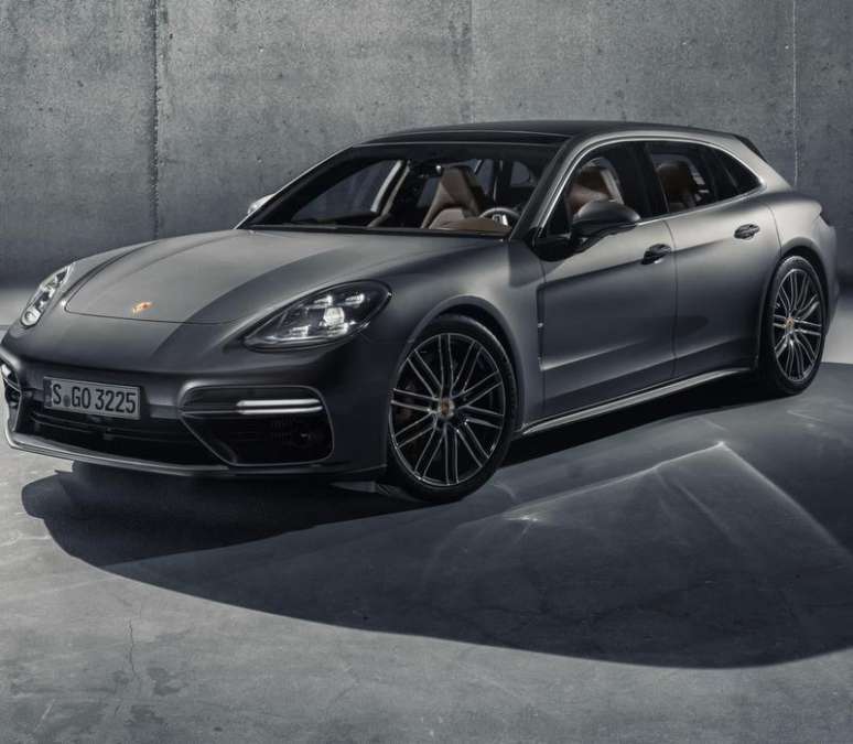 Porsche Panamera Sport Turismo will debut next week at the Geneva Auto Show.
