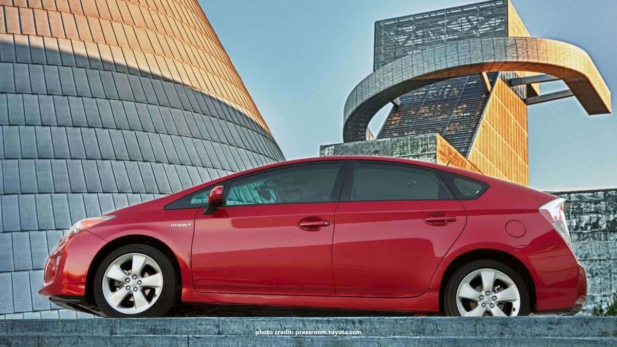 Red Toyota Prius Generation 3 consumes oil and has head gasket failure