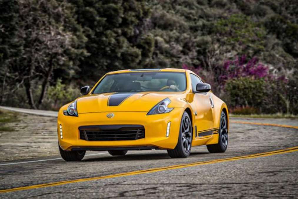 2018 Nissan 370Z, 2018 NISMO 370Z, 2018 370Z Coupe Heritage Edition, yellow cars