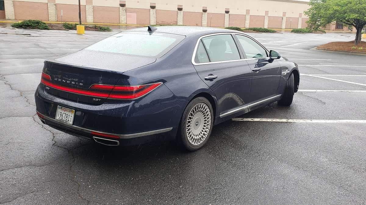 2020 Genesis G90 Rear view and side