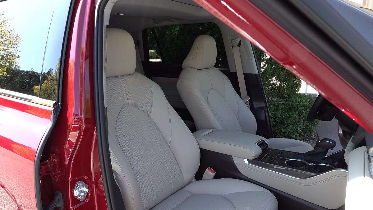 2020 Toyota Highlander Hybrid Limited Ruby Flare Pearl interior seats beige, Toyota SUVs, Toyota Highlander trim levels