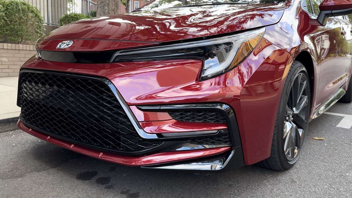 2023 Toyota Corolla Hybrid Ruby Flare Pearl front end