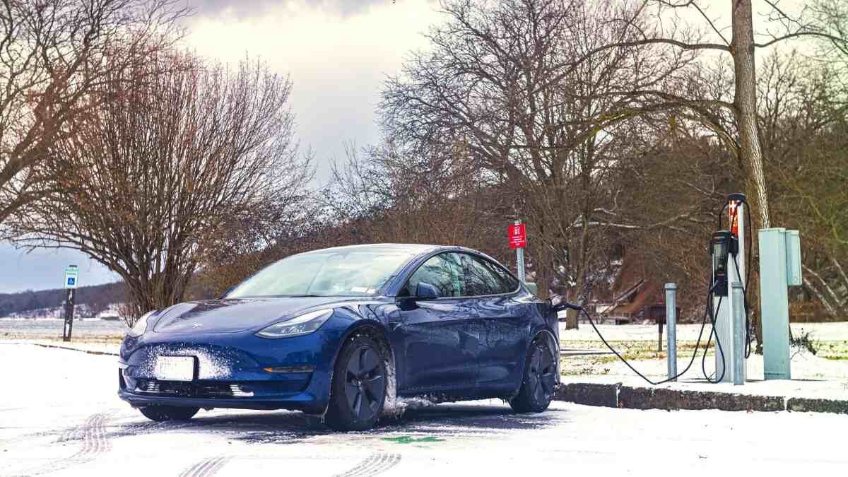 Tesla Model 3 Road Range is Significantly Decreased in Winter Conditions