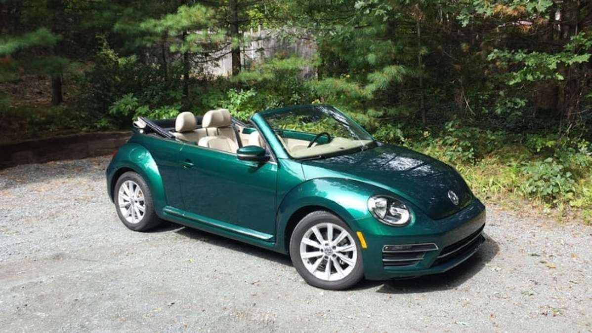 2017 Volkswagen Beetle Convertible 1.8T SE - Fall Touring.