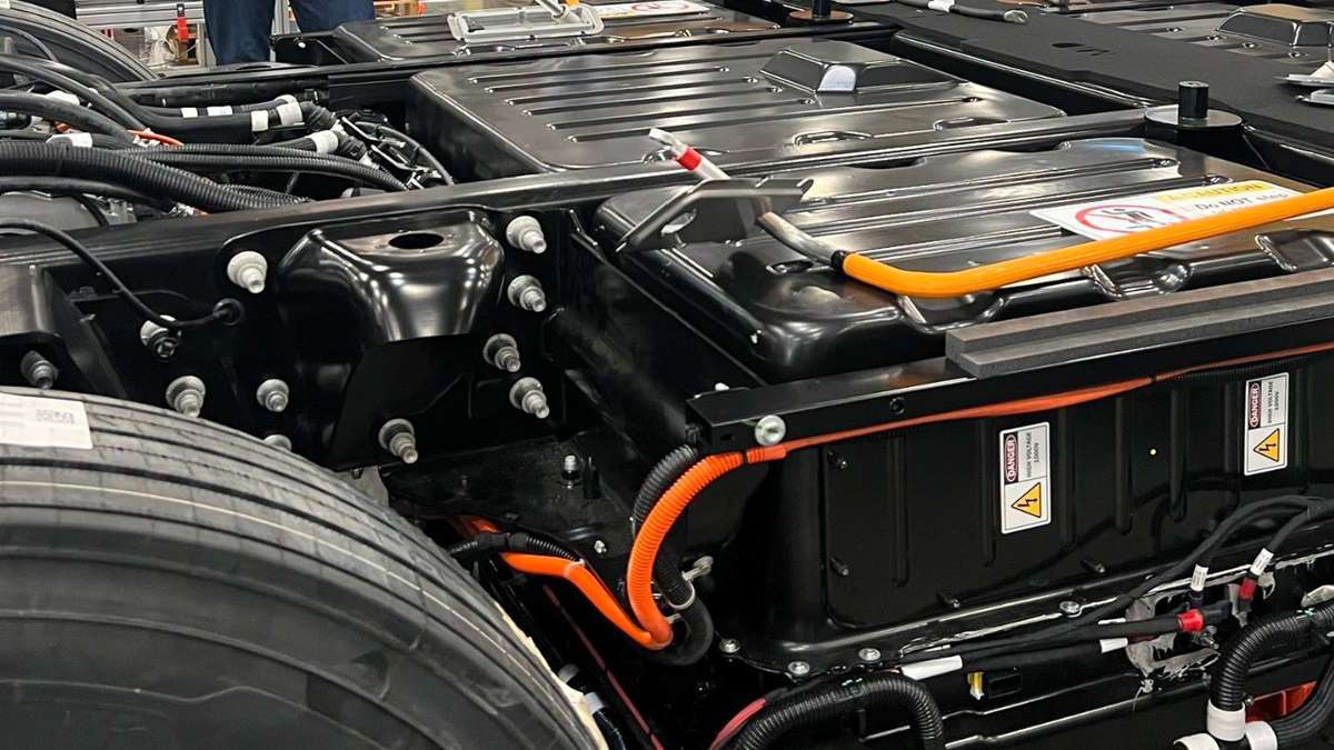 A Close Up Look at the Tesla Semi Battery