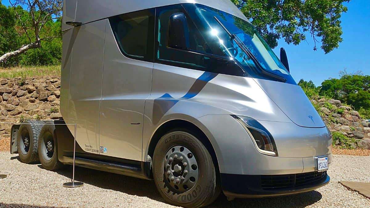 Crowdfunded Deep Dive Into The Tesla Semi Uncover Its 'Guts' with Sandy Munro