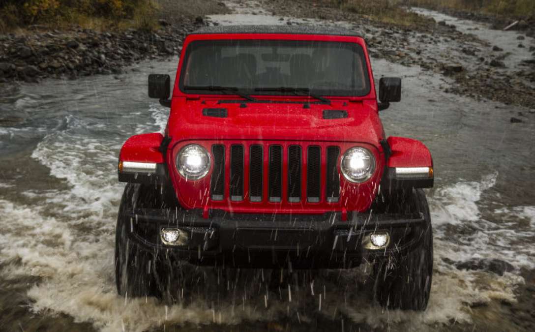 2018 Wrangler Rubicon front in water