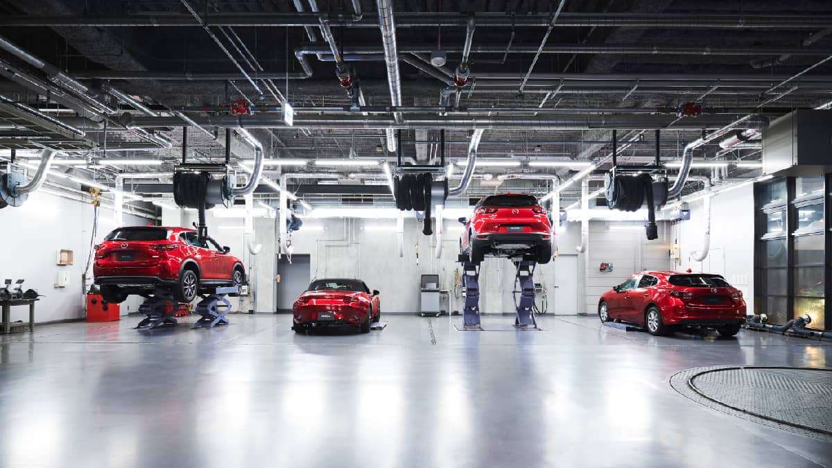 Image of service area courtesy of Mazda