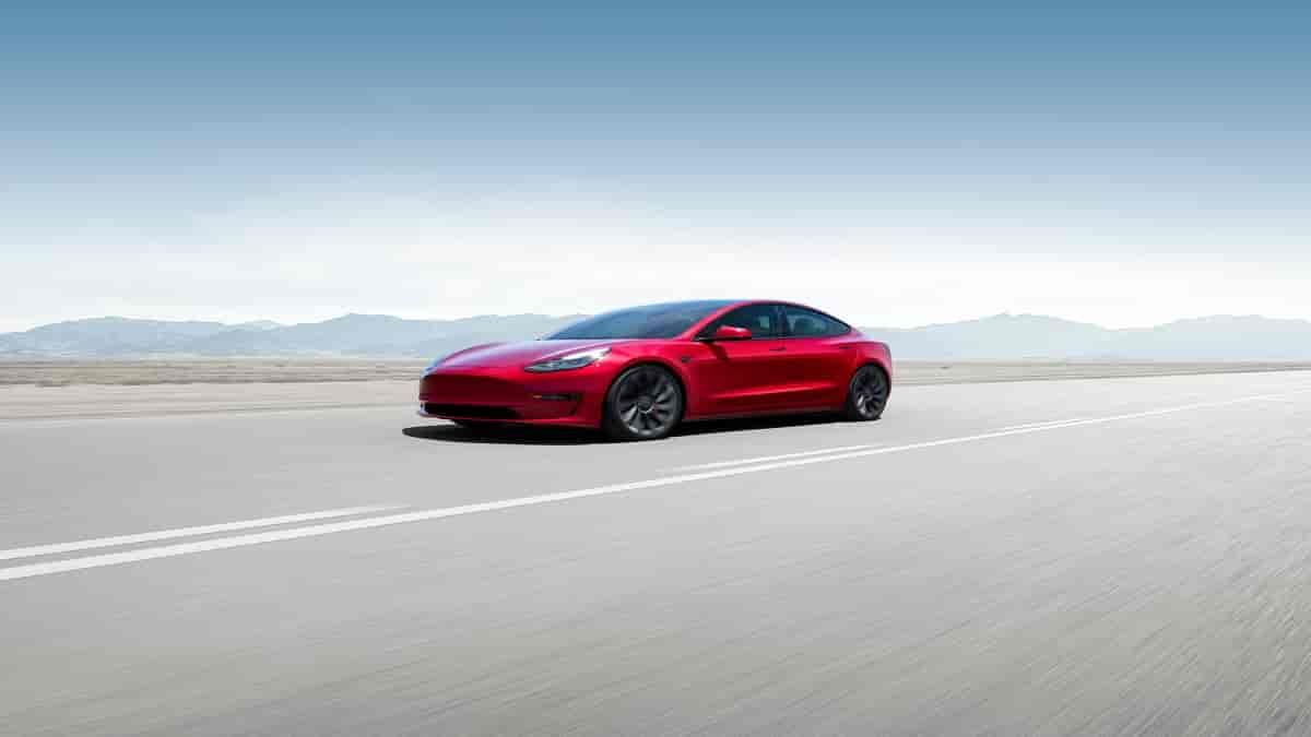 A 2022 Tesla Model3 Which Has A 'Phantom Braking' Problem