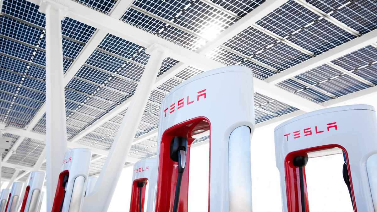 More and More Companies Are Adopting the Tesla Charging Standard