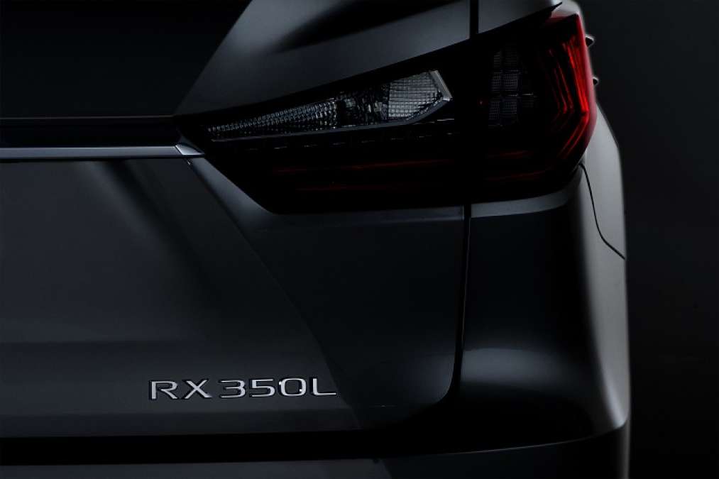 2018 Lexus RX 350L will have three rows.