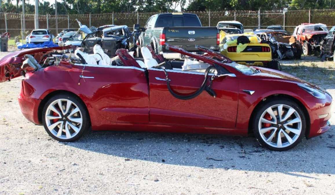 Tesla Autopilot crash deaths. 